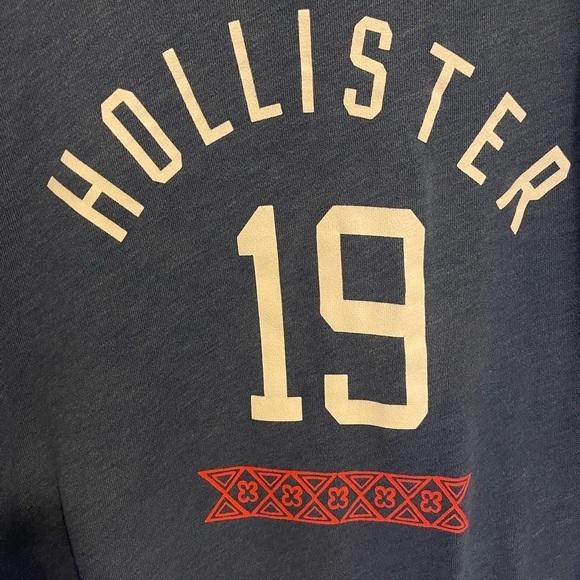 Hollister Women’s‎ XS Sweater - Picture 2 of 3